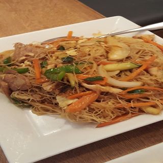 Fideos De Arroz Con Ternera