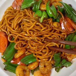 Tallarines Fritos Con Gambas