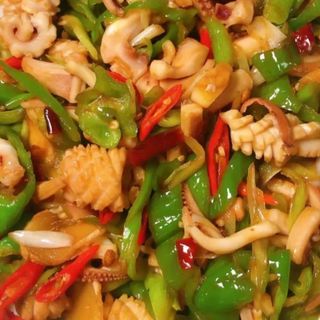 Calamares Con Salsa Picante