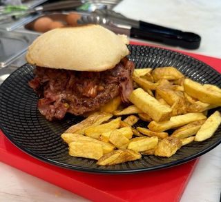 Plato Burger De La Fuente