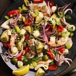 Seafood Salad / Ensalada De Marisco