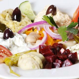 Cold Assorted Platter / Plato Mixto Frío