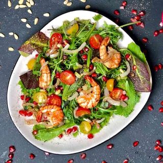 Large Mixed Salad With Shrimp