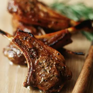 Lamb Cutlets (5 Pcs.) / Chuletas De Cordero (5 Uds.)
