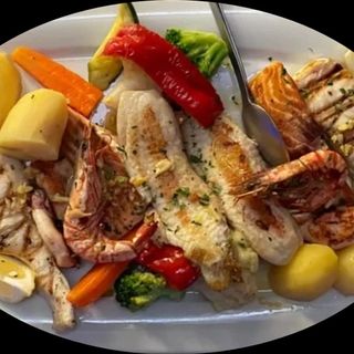 Assorted Fish Platter / Plato Mixto De Pescado