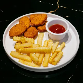 Ración De Nuggets De Pollo Con Patatas 7 Uds.