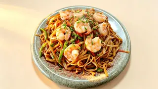 32.Tallarines fritos con gambas