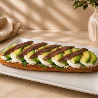 T. Aguacate, Mozarella y Anchoa