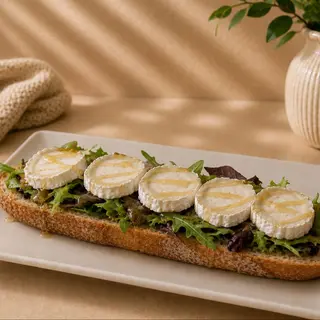 T. Queso de Cabra, Mezclum y Miel