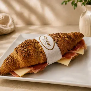 Croissant Serrano y Queso