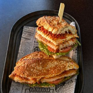 Bocadillo De Pollo Completo