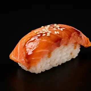 Sushi De Salmón flambeado(2 Pzas.)