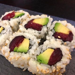 Uramaki De Atún Y Aguacate (1 Ud.)