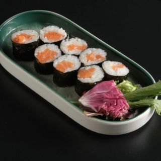 Maki De Salmón (8 Uds.)