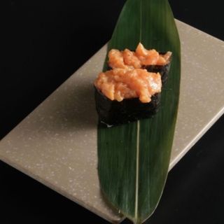 Gunkan De Salmón (2 Uds.)