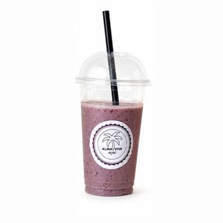 Smoothie de plátano, arándanos, mango y açaí