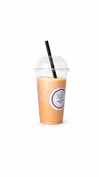 Smoothie de mango, limón, piña y fruta de la pasión