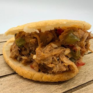Arepa De Cerdo Mechado (1 Ud.)