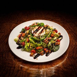Ensalada De Queso De Cabra