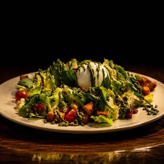 Burrata Y Tomates Al Pesto