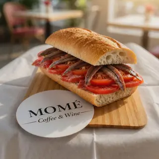 Bocadillo De Anchoas Y Tomate