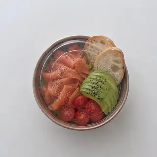 Ensalada De Salmón Con Aguacate