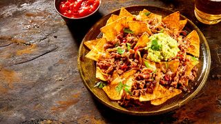 Totopos con guacamole