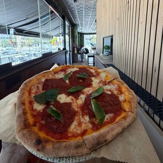 Pizza Bolognese