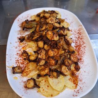 Huevos Estrellados Con Pulpo Al Estilo La Huerta