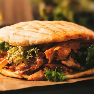 Kebab Sólo Carne Con Salsa