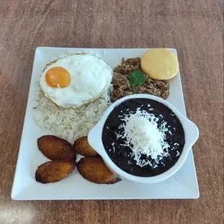 Plato De Pabellón Criollo