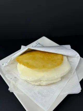 Arepa De Queso De Mano (1 Ud.)
