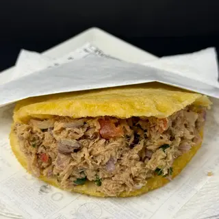 Arepa De Salpicón De Atún (1 Ud.)