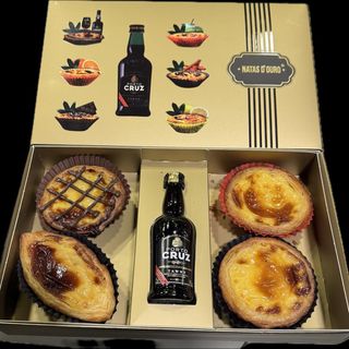 4 Natas Dulces & Mini-Botella Oporto