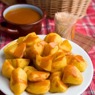 Bravas