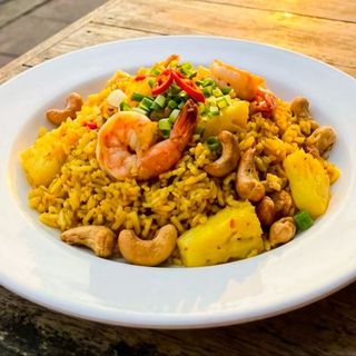 Arroz Curry Con Gambas Y Piña