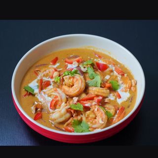Curry Amarillo Con Gambas y arroz blanco 