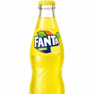 Fanta lemon en botella de vidrio