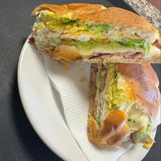 Croissant De Lomo