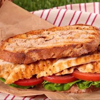 Sándwich De Pechuga De Pollo