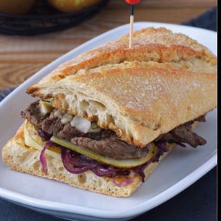 Bocadillo De Ternera