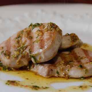 Solomillo De Cerdo Con Vinagreta De Piñones