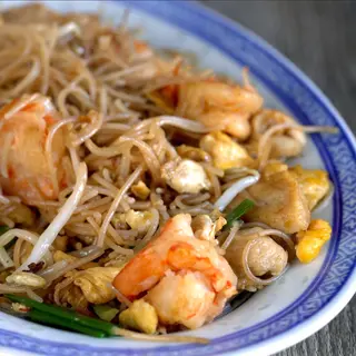 Fideos fritos tres delicias