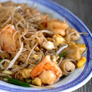 Fideos fritos con pollo