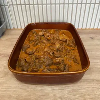 Pollo Al Salmorejo con papas arrugadas