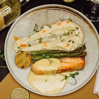 გრილზე შემწვარი ორაგული