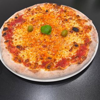 Pizza The Queens Crown