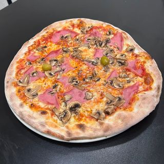 Pizza Lion Feast
