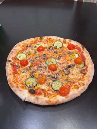 Pizza Green Throne