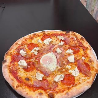 Pizza Iron Throne